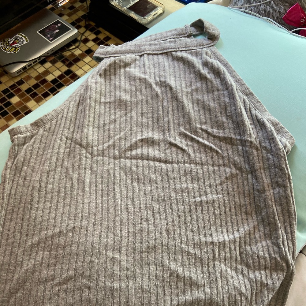 Grey tank top!